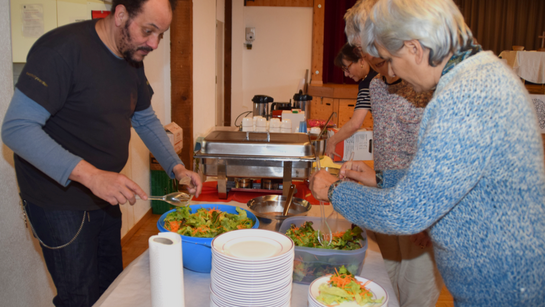 C'est l'heure de se servir pour manger