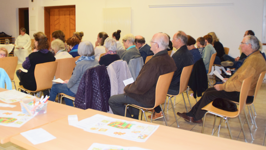 Public du TO dans la salle communale de Chessel