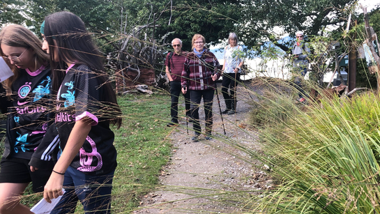 Après le jardin, direction la plaine, au sortir de la forêt